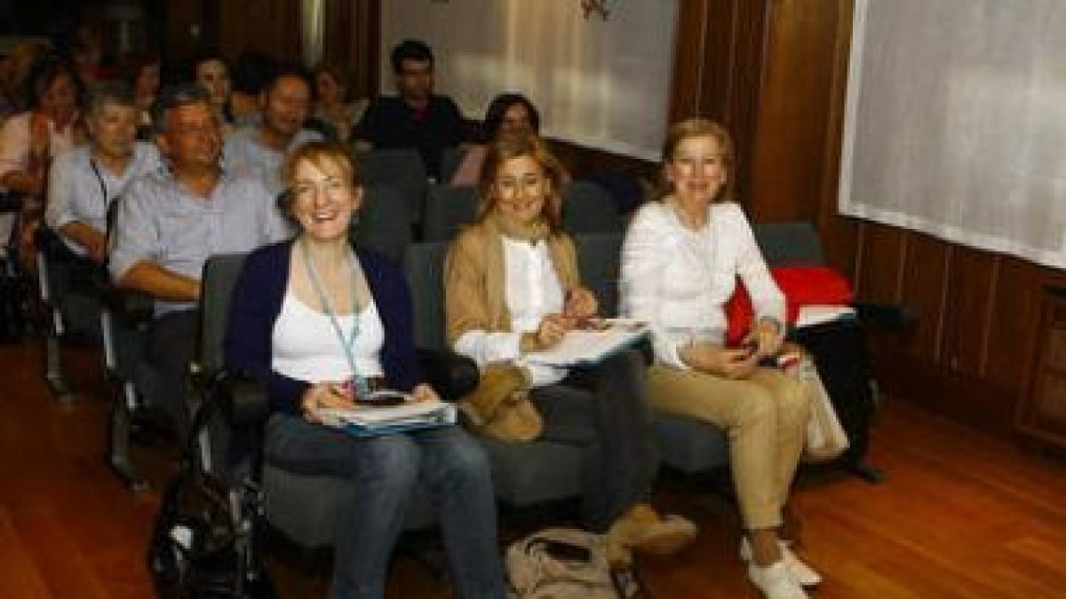 La nutricionista Luisa García González, ayer en el Colegio de Farmacéuticos.