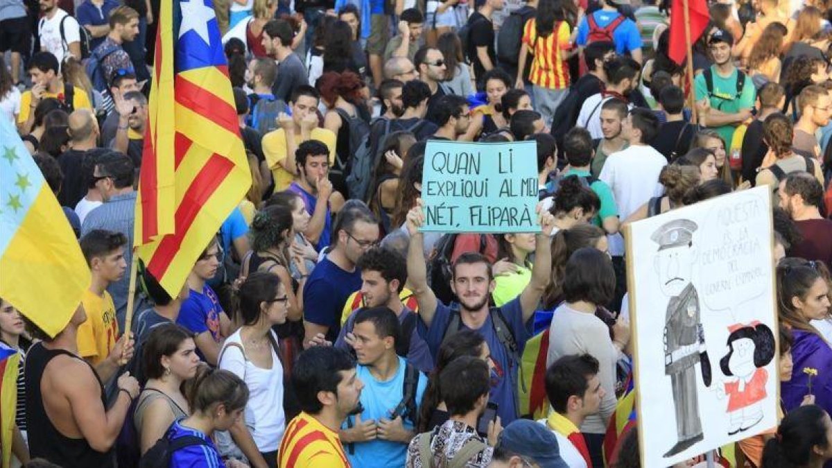 Jóvenes manifestándose el pasado 3 de octubre con motivo de la huelga general.