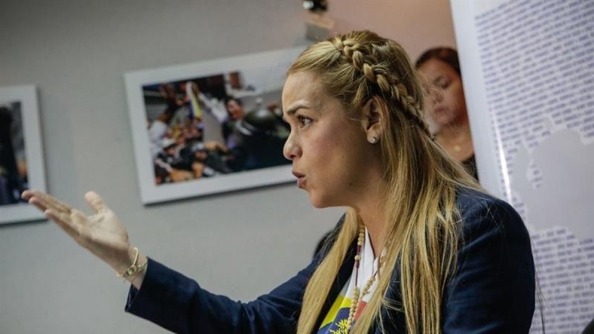 En la imagen un registro de Lilian Tintori, esposa del dirigente opositor preso Leopoldo López, en Caracas (Venezuela).