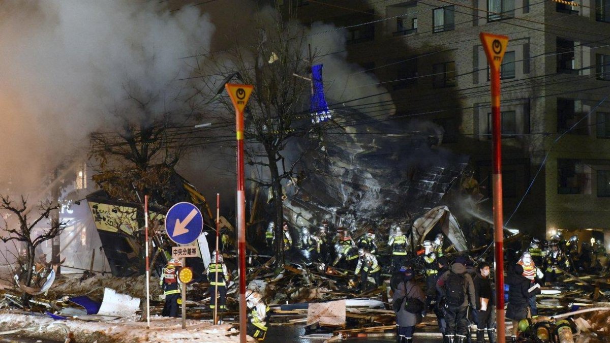 Restos de la explosión causada en Sapporo