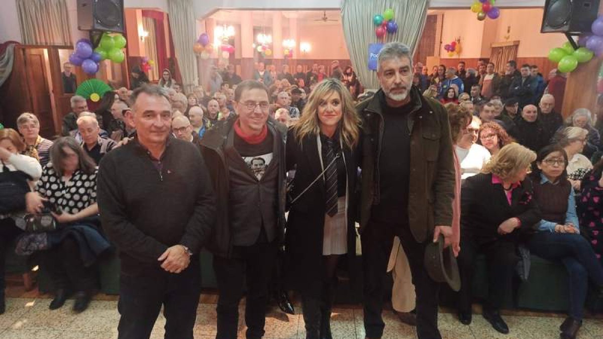 La candidata con Santiago, Monedero y Murias. ARAUJO