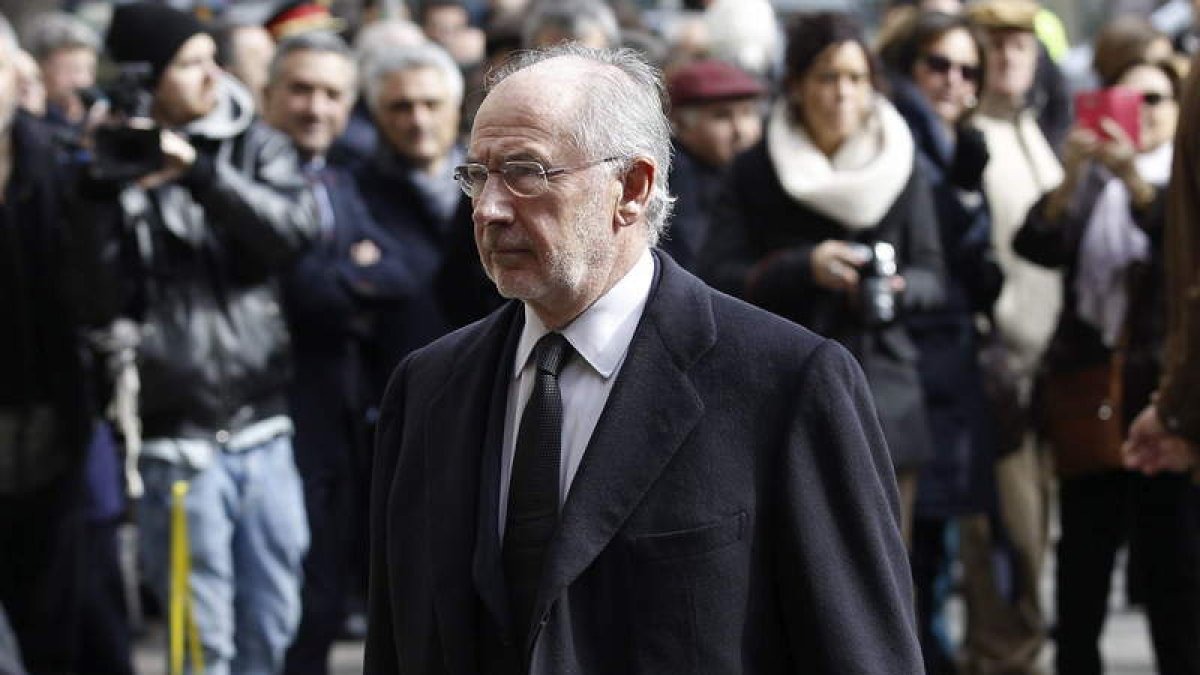 El ex presidente de Bankia, Rodrigo Rato, en el funeral de José Manuel Lara.