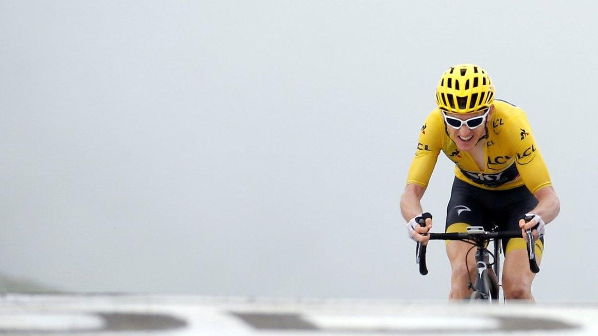 Geraint Thomas, en la cima de Portet, en los Alpes, como líder del Tour 2018 que ganó en julio.