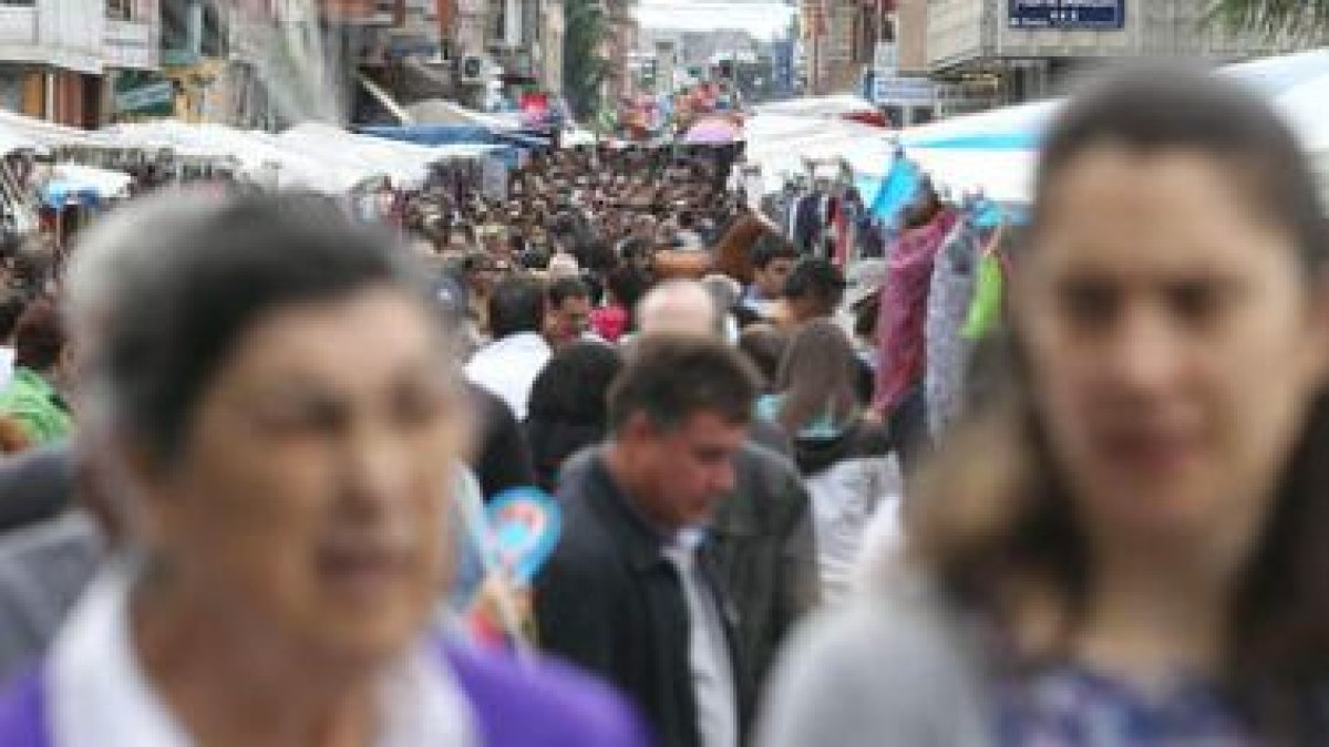 Las Ferias de la Cruz de Mayo volvieron a congregar a miles de personas en Cacabelos.