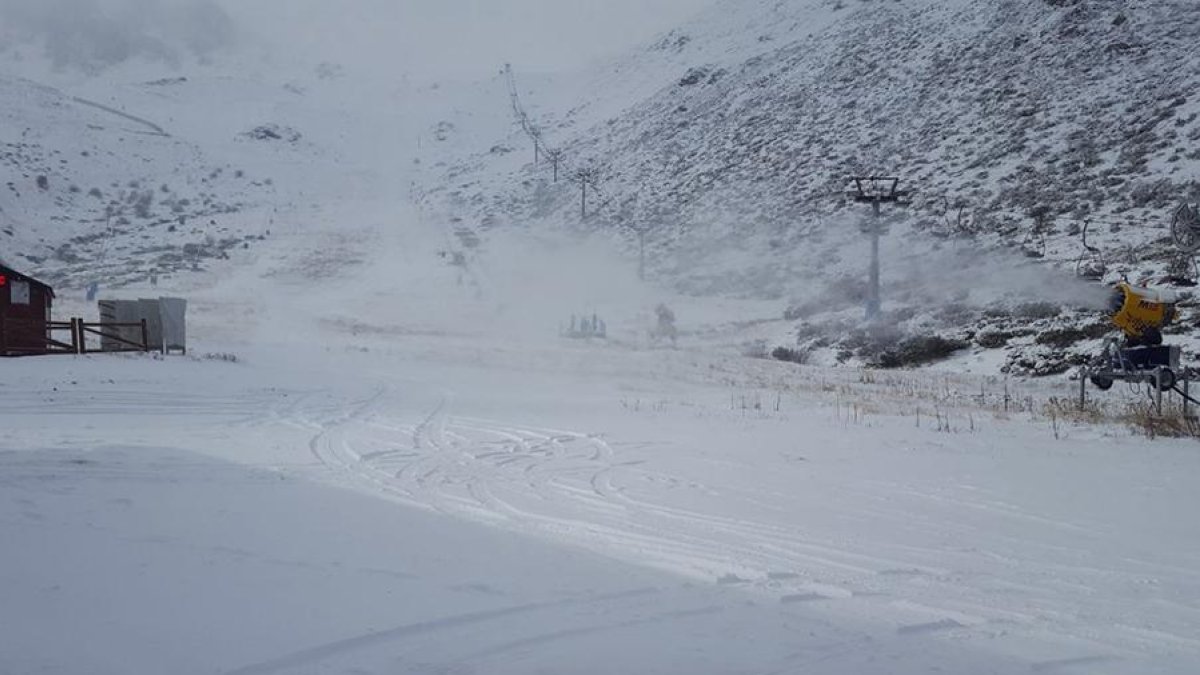 Estado de la estación de esquí San Isidro esta mañana.