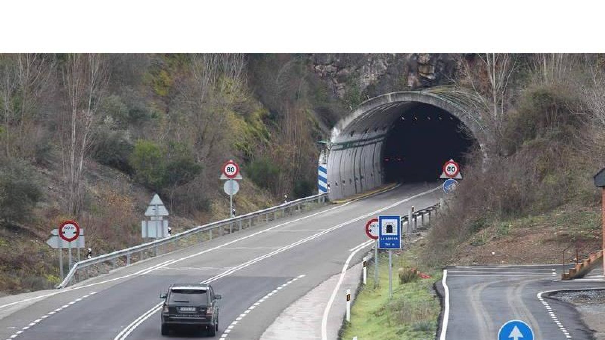 El túnel de La Barosa, en la carretera N-120, enlace actual entre Ponferrada y Orense.