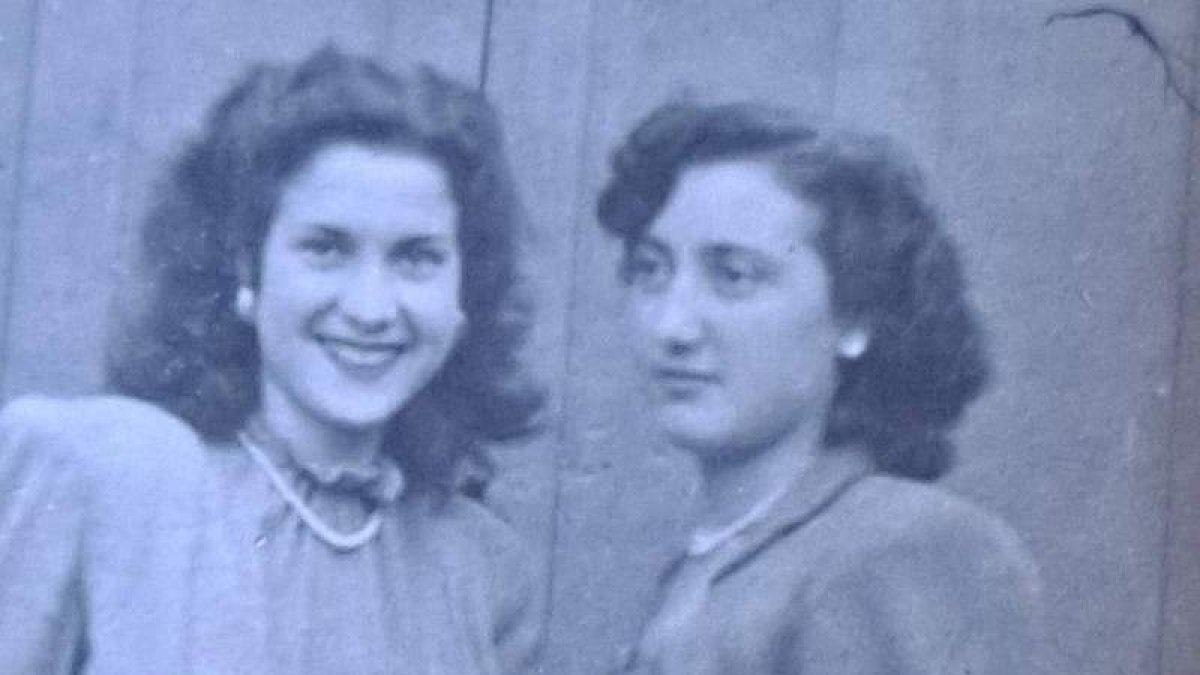 Eugenia Cardo y Marina Roa en una de las pocas imágenes atribuidas a ellas. DL