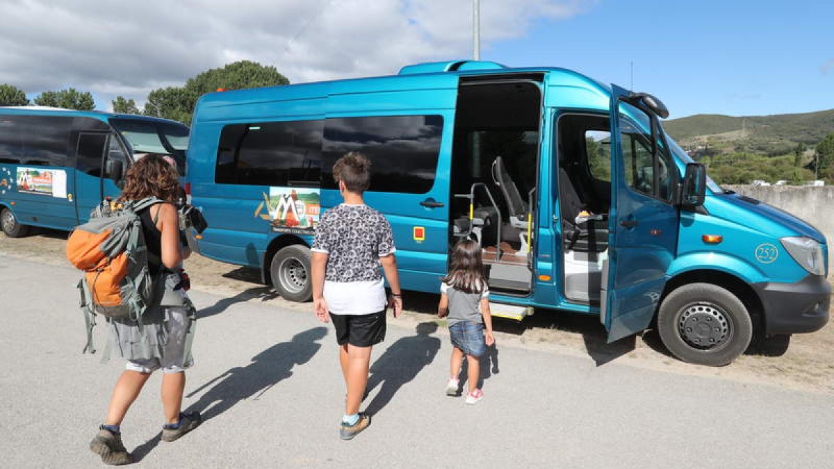 Usuarios de los autobuses, el pasado año. L. DE LA MATA