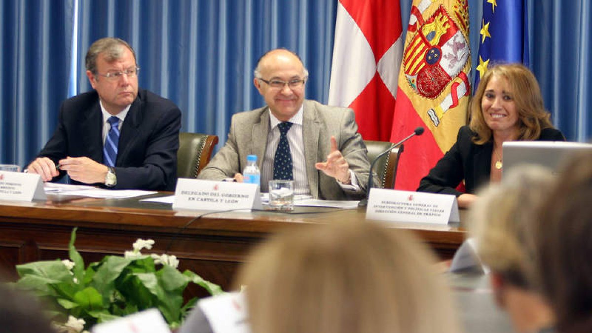 Silván, Ruiz Medrano y Mónica Colás, en la presentación del acuerdo.