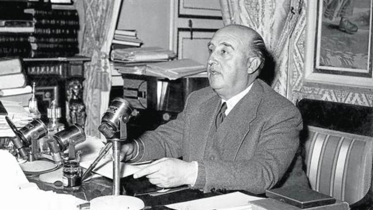 El dictador Francisco Franco, en el Pardo