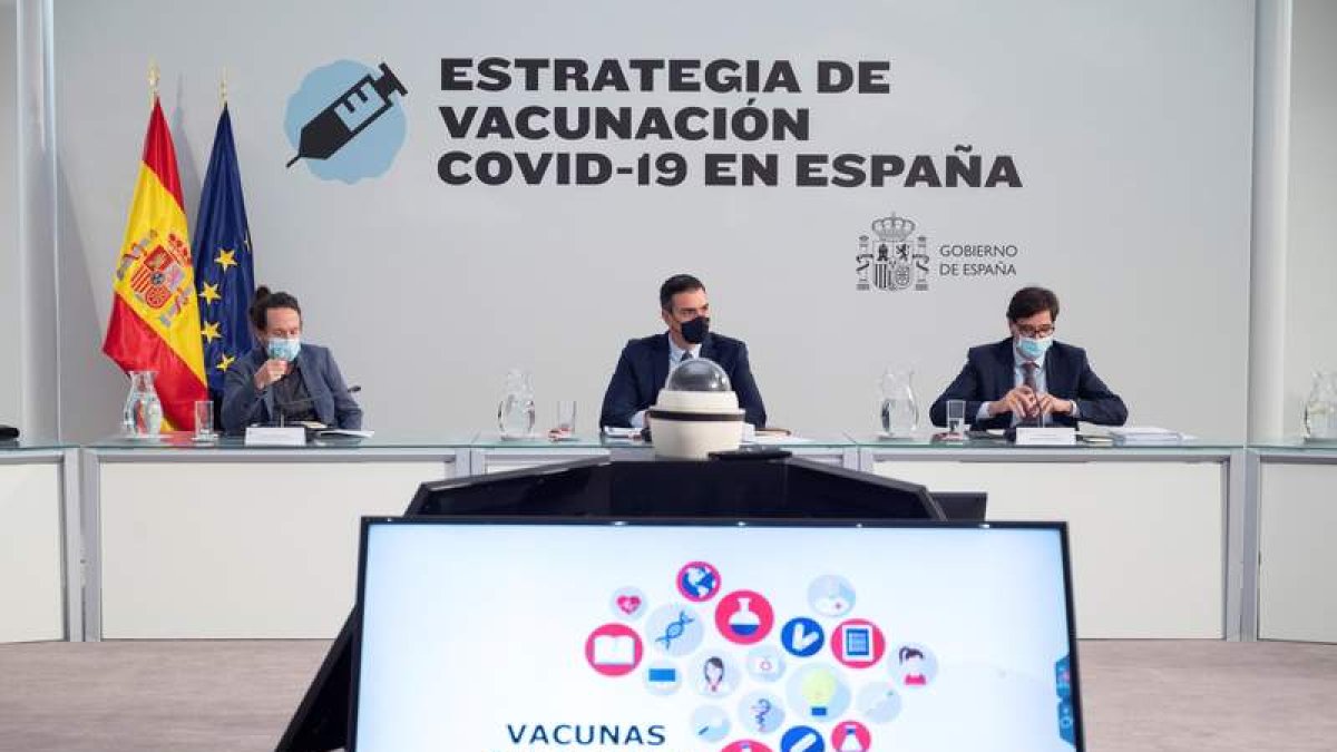 El Gobierno aprobó ayer la estrategia de vacunación contra la covid. BORJA PUIG DE LA BELLACASA