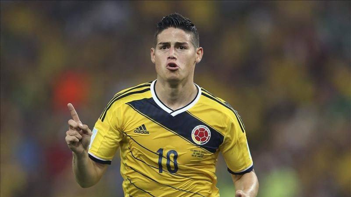 El colombiano James Rodríguez celebra su anotación, durante el partido de los octavos de final.