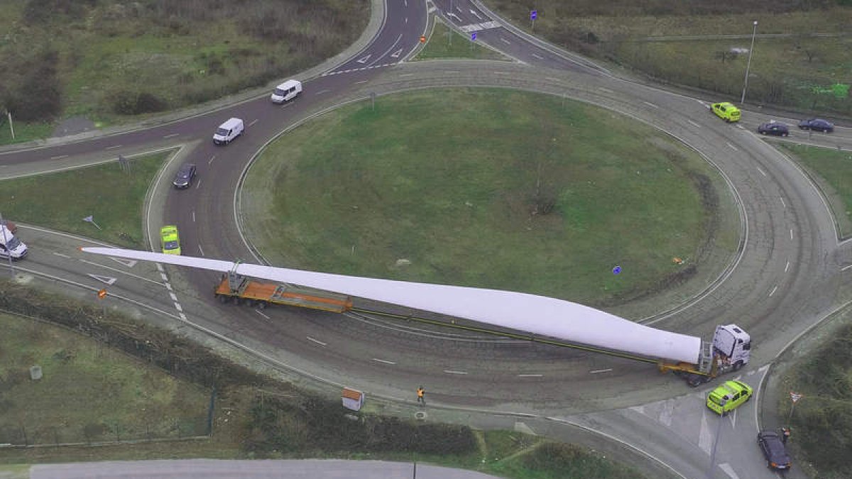 El transporte de la pala por carretera. CONSORCIO CEBRA