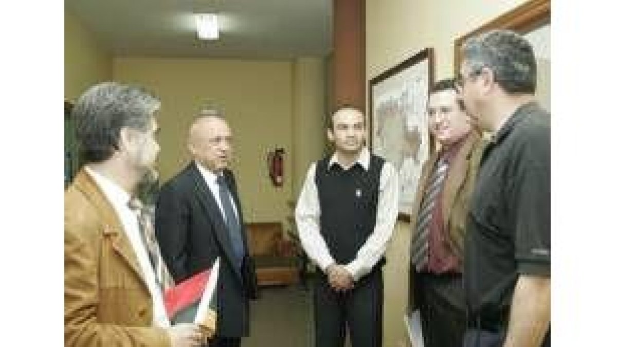 Una imagen de archivo del alcalde con los delegados de Tocuyo