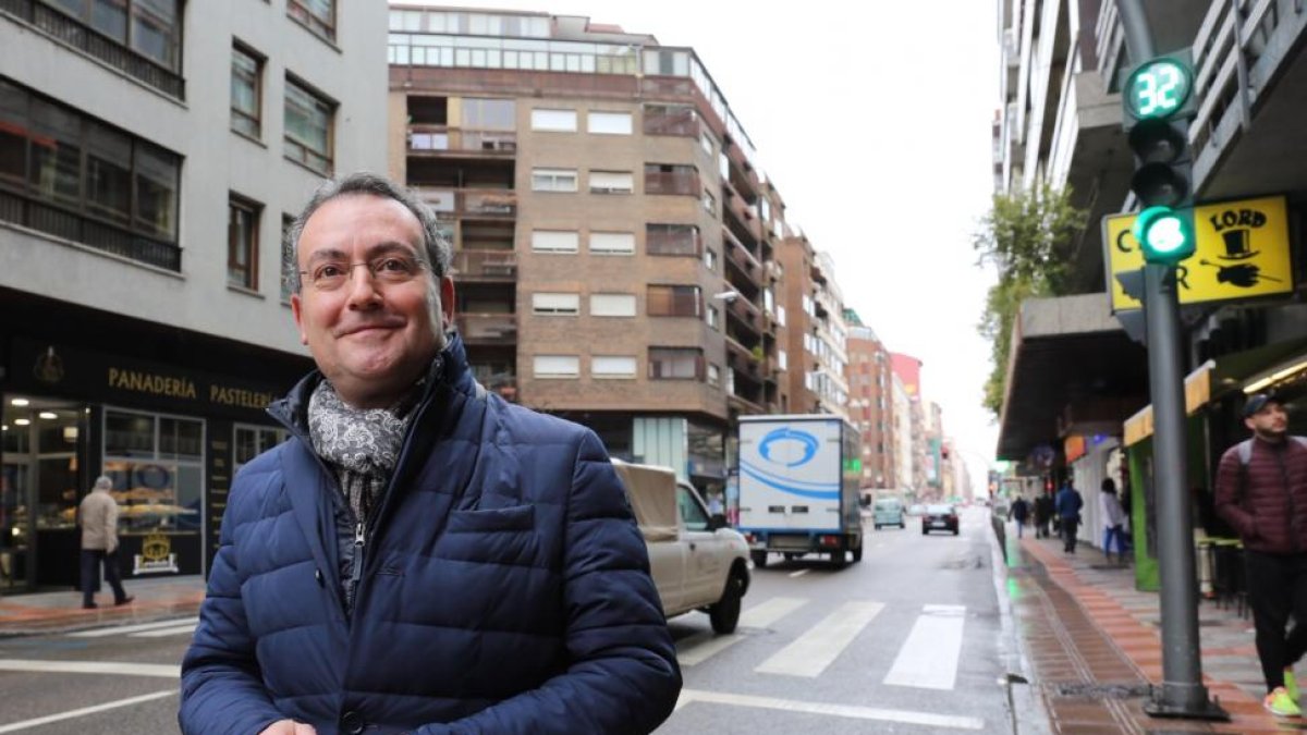 El concejal de Seguridad y Movilidad, Fernando Salguero, en el foto-rojo de Padre Isla