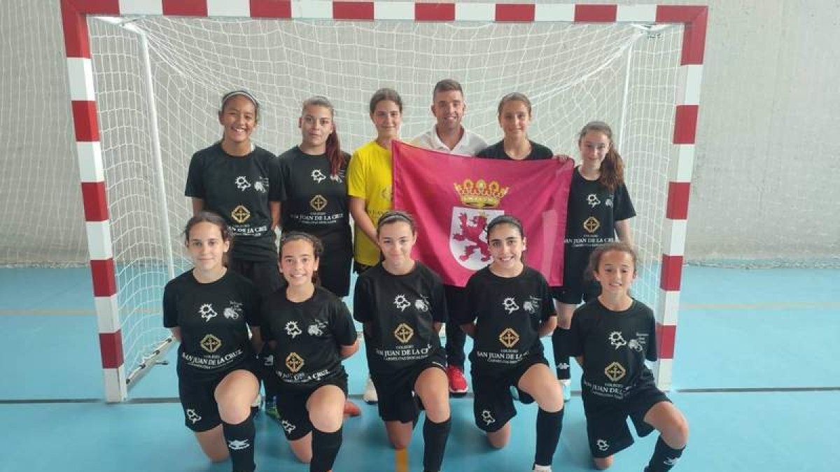 El San Juan de la Cruz femenino de fútbol sala brilla en la final. DL