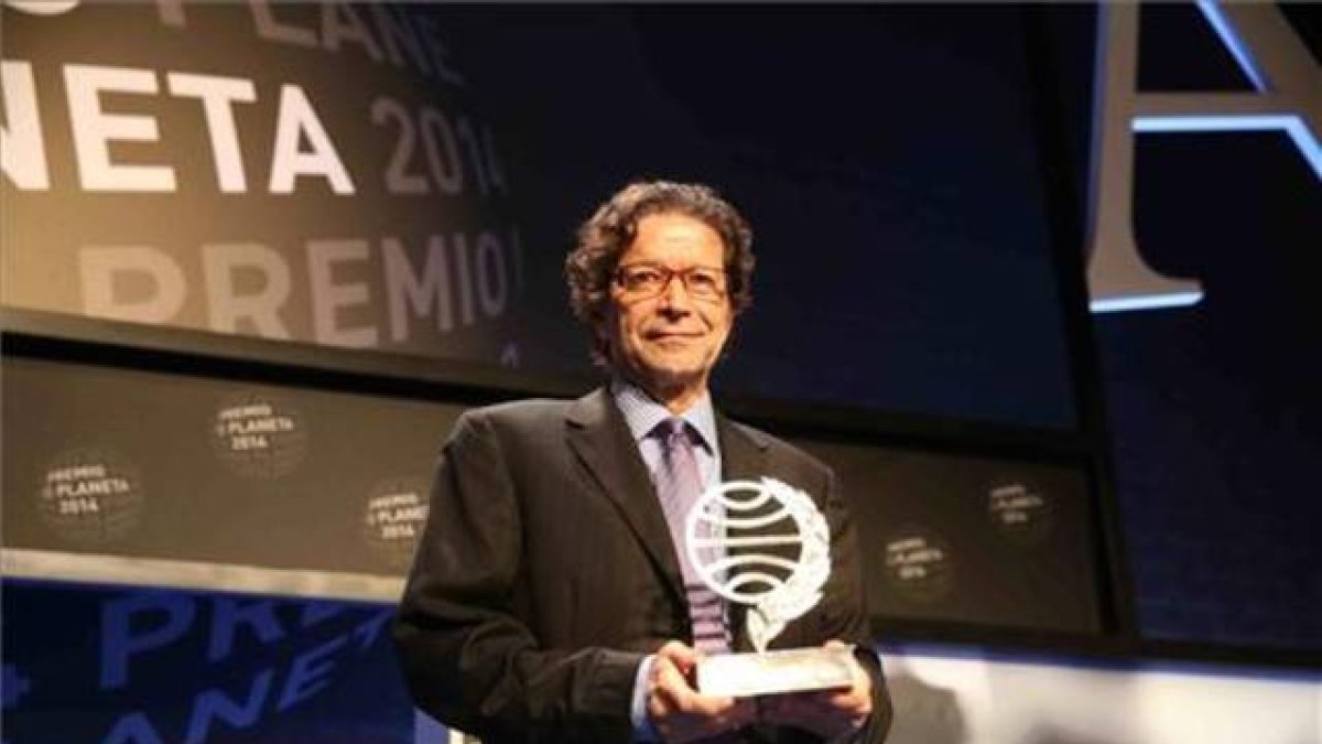 El mexicano Jorge Zepeda, ganador del premio planeta de este año.