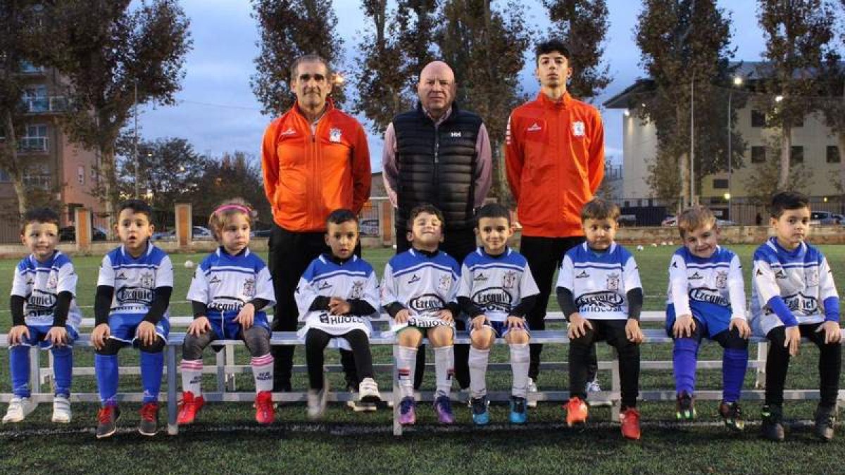 Equipo del León Club de Fútbol de la categoría Debutantes. DL