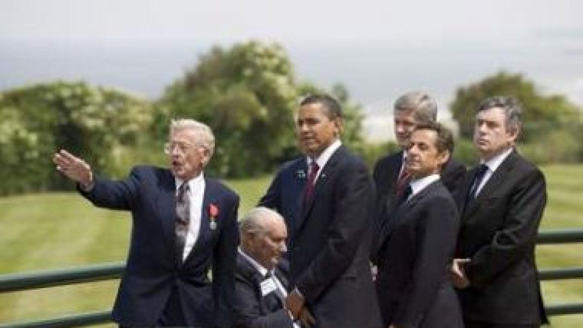 Veteranos de la Segunda Guerra Mundial narran sus recuerdos a los presidentes.