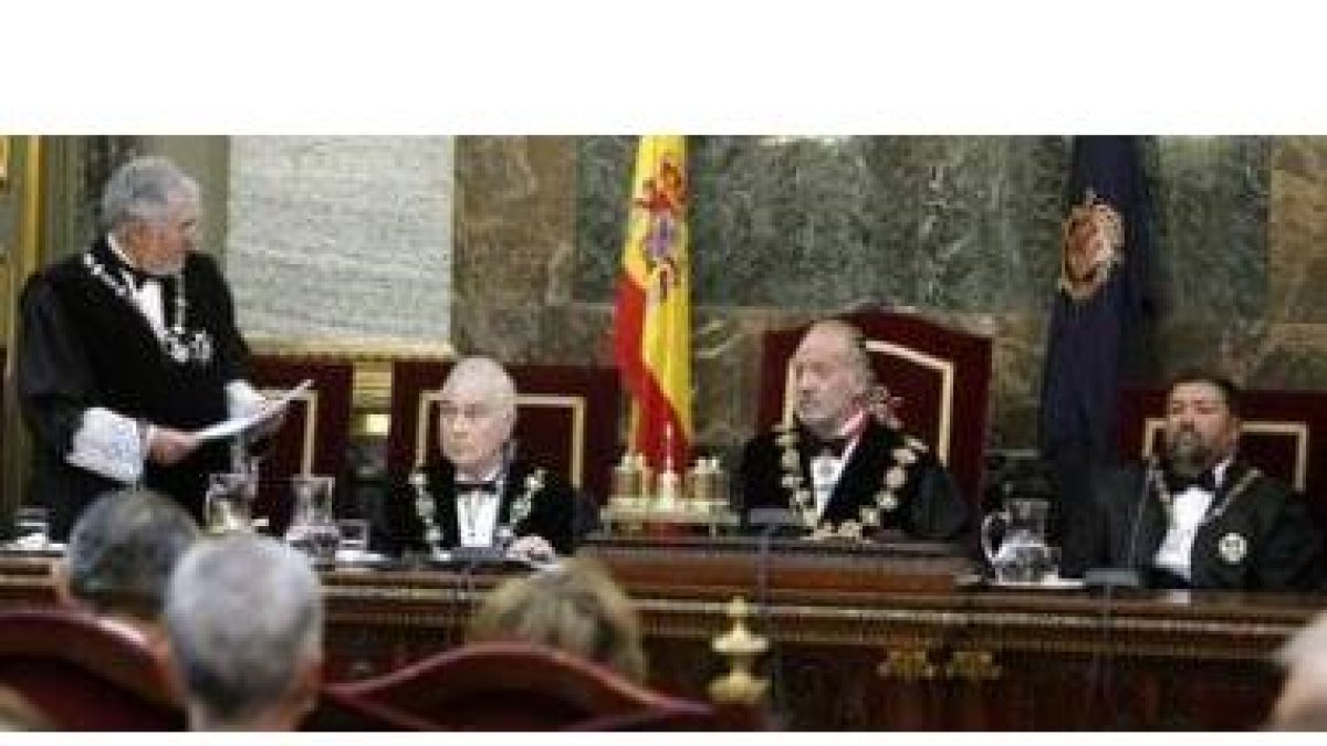 El fiscal general del Estado, Cándido Conde-Pumpido, el presidente del Poder Judicial, Carlos Dívar,