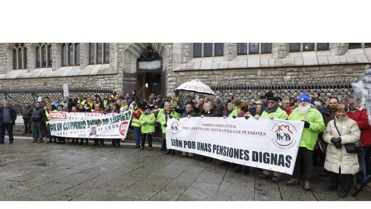 Protesta en León por las pensiones dignas. MARCIANO PÉREZ