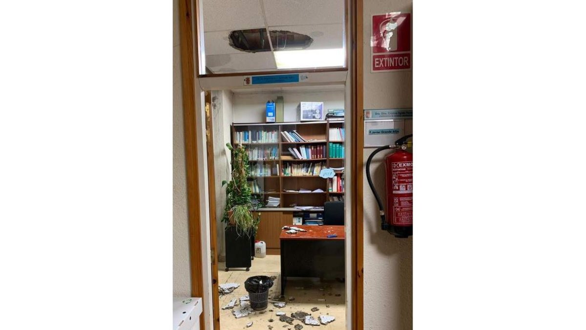 Imagen del despacho, tras los desprendimientos. DL