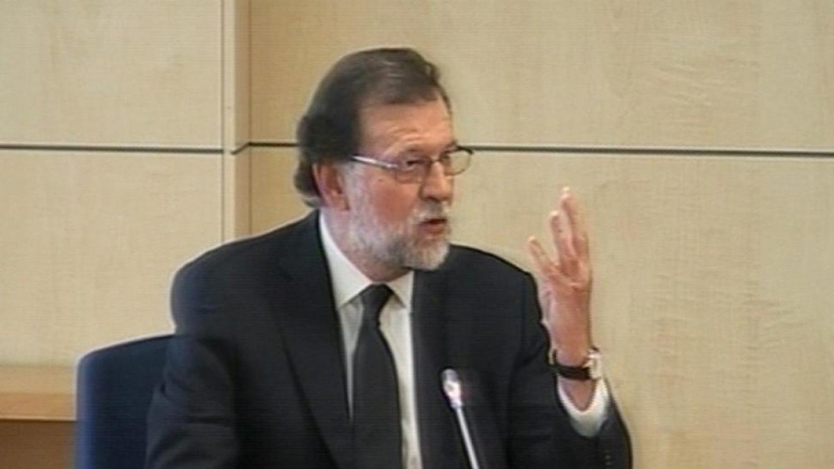 Imagen capturada de la señal de vídeo institucional de Mariano Rajoy mientras declara en la Audiencia Nacional.