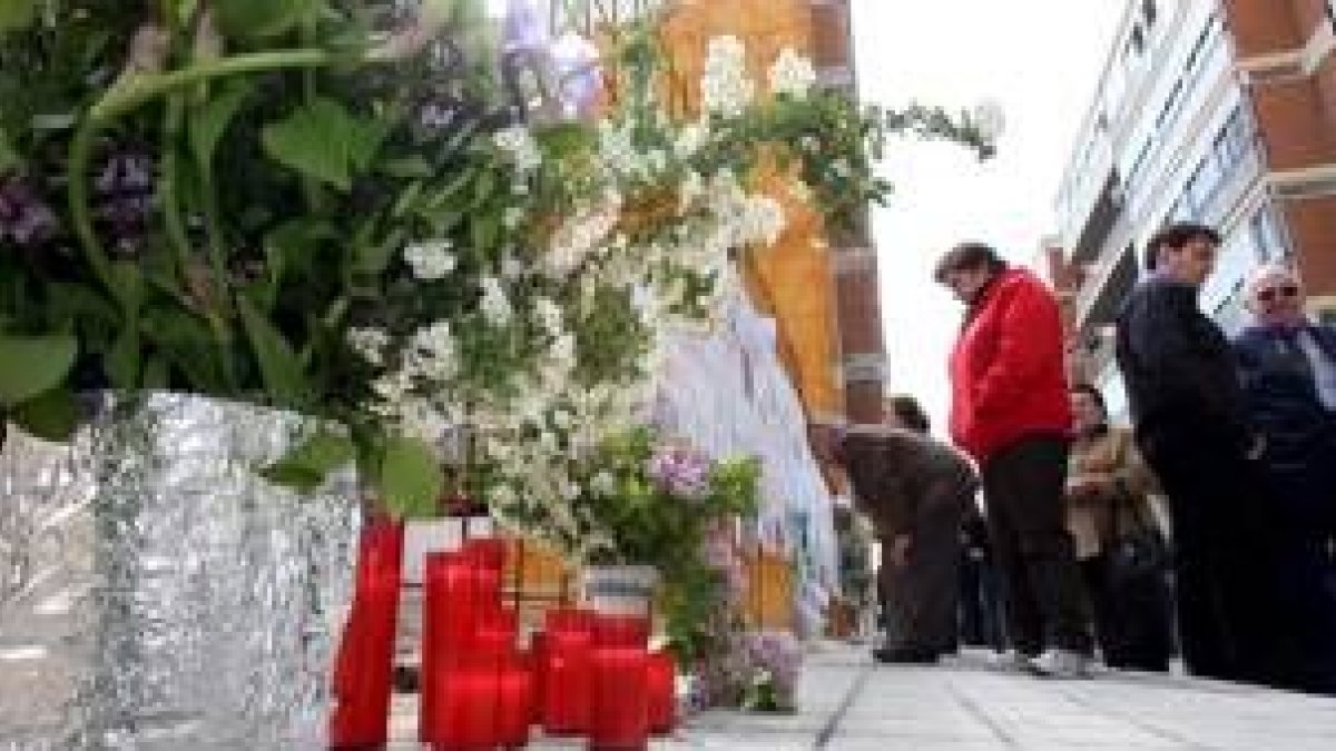 Unas trescientas personas asistieron al homenaje organizado por la asociación de afectados