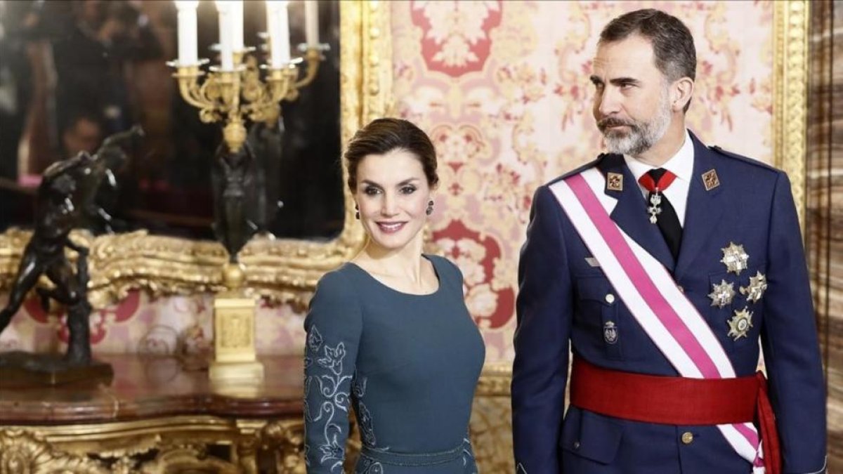 El rey Felipe VI y la reina Letizia, durante la celebración de la Pascua Militar.