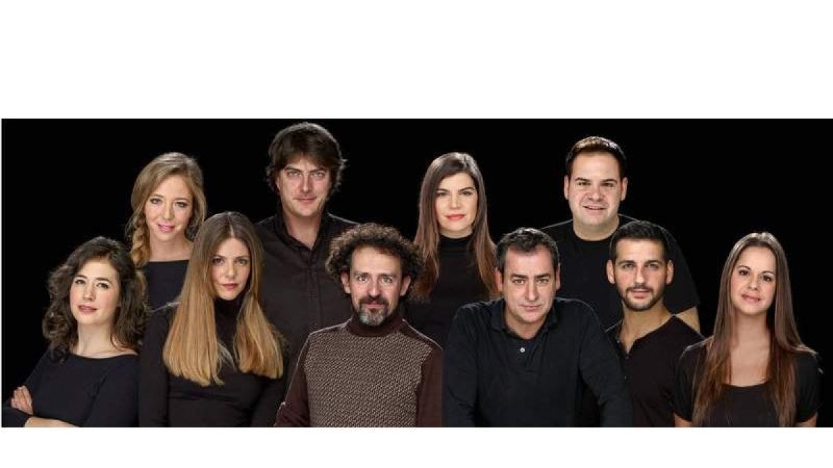 Foto de familia de los protagonistas de ‘Feelgood’, que se estrena el 27 de marzo en Ponferrada y un día después en León.