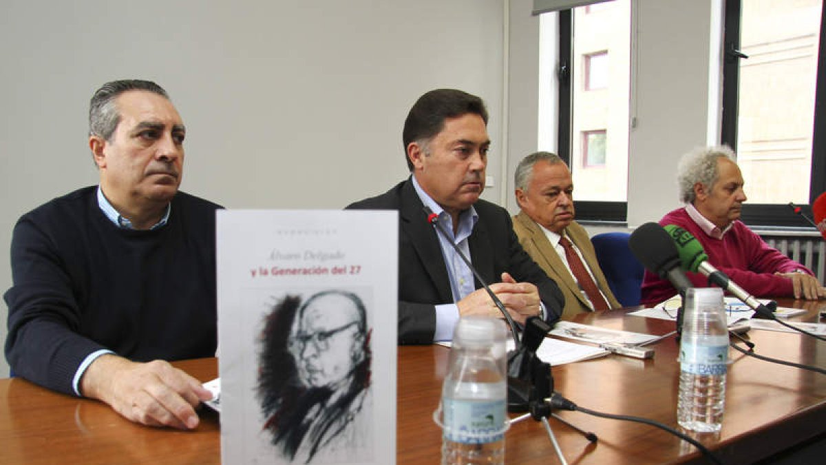 Adolfo Alonso Ares, Marcos Martínez, Gonzalo Santonja y Jesús Celis, en la presentación.