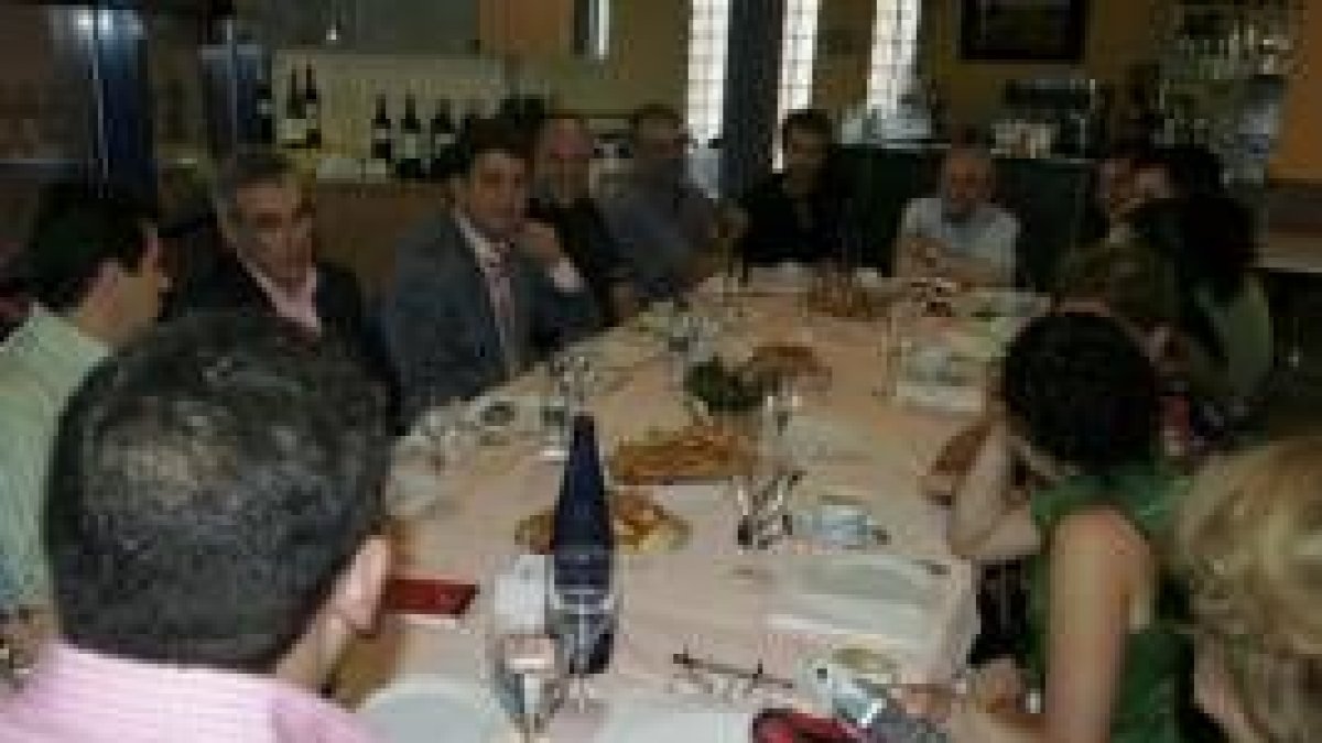El alcalde se despidió de los periodistas con un desayuno en El Plantío