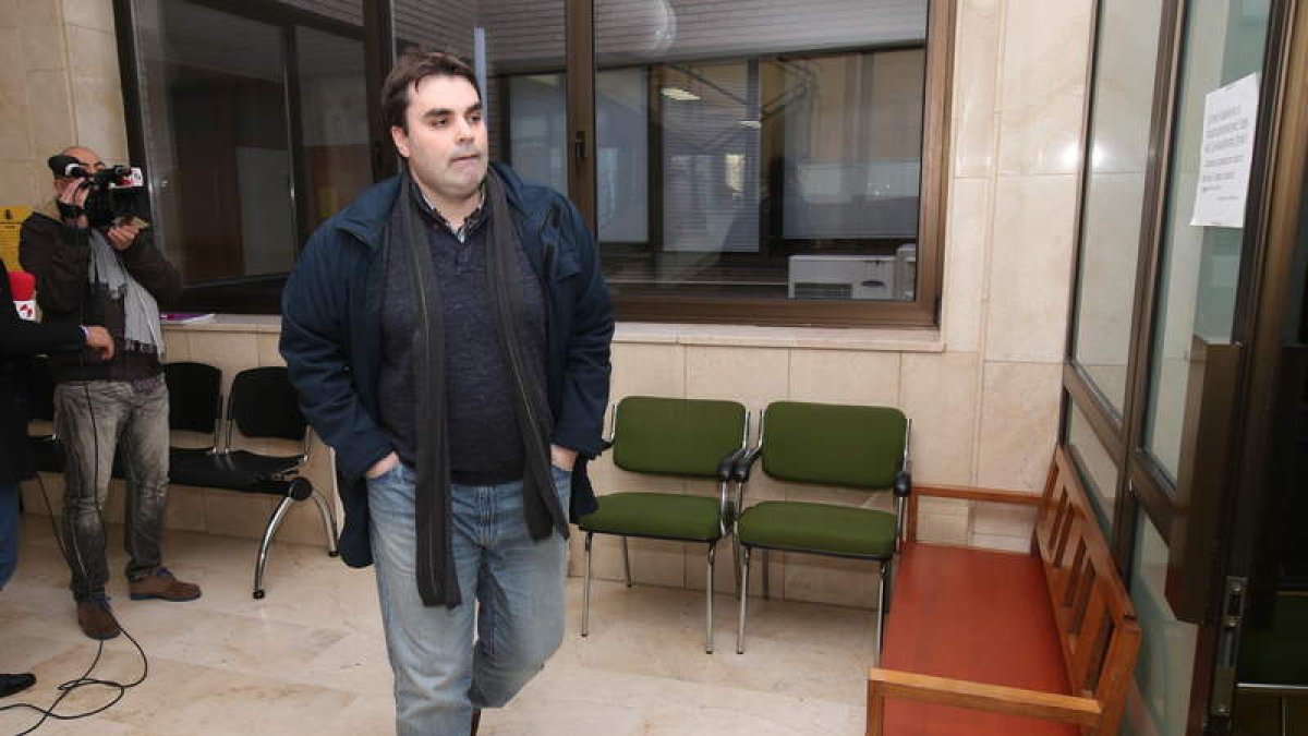 Sergio Álvarez, durante una declaración en los juzgados de Ponferrada. L. DE LA MATA