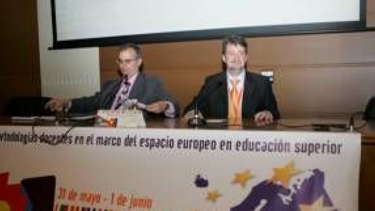 Javier Vidal pronunció una ponencia sobre la reforma europea