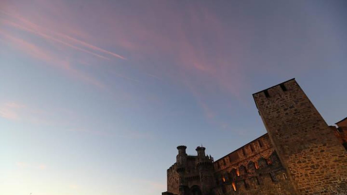 iMAGEN DEL CASTILLO DE PONFERRADA