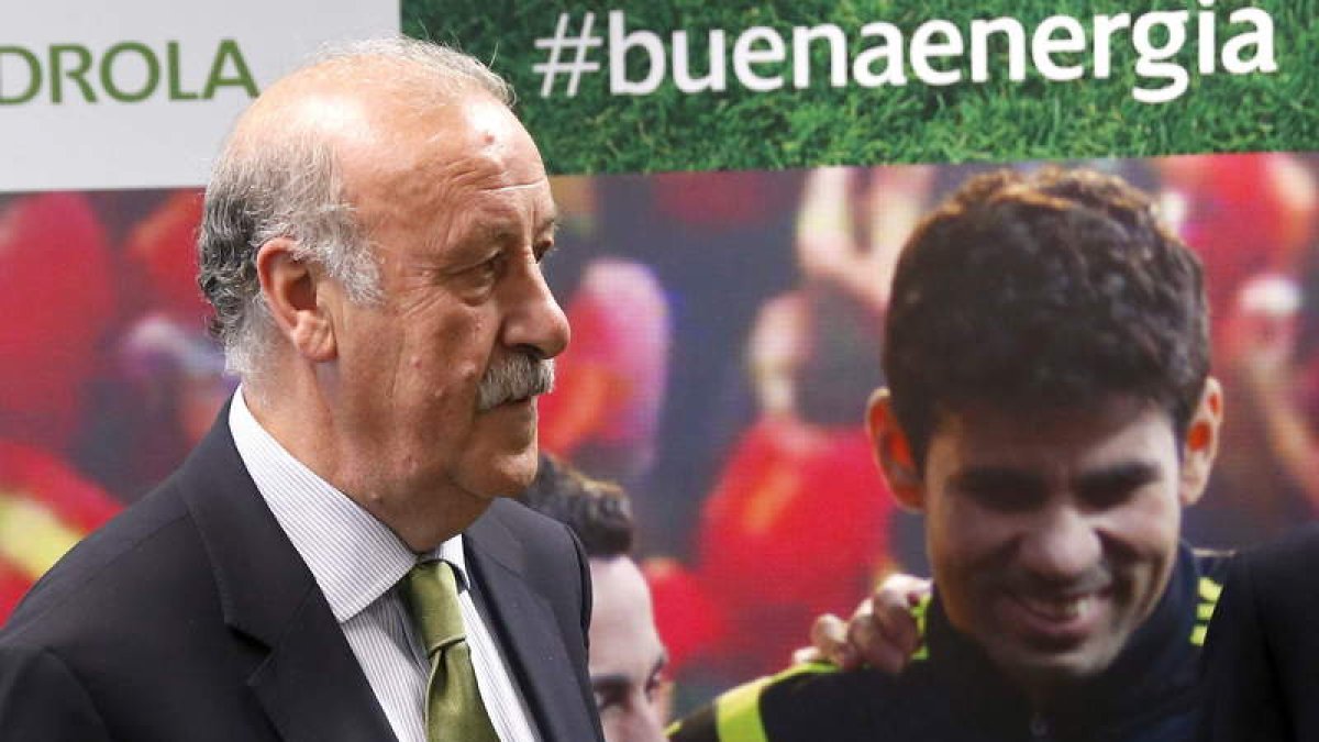 Del Bosque, antes de dar la lista de 19 futbolistas para el amistoso frente a Bolivia