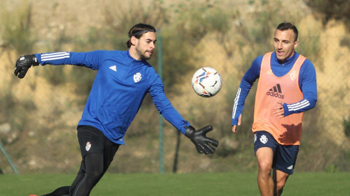 José Antonio Caro y Pablo Valcarce, durante un entrenamiento. L. DE LA MATA