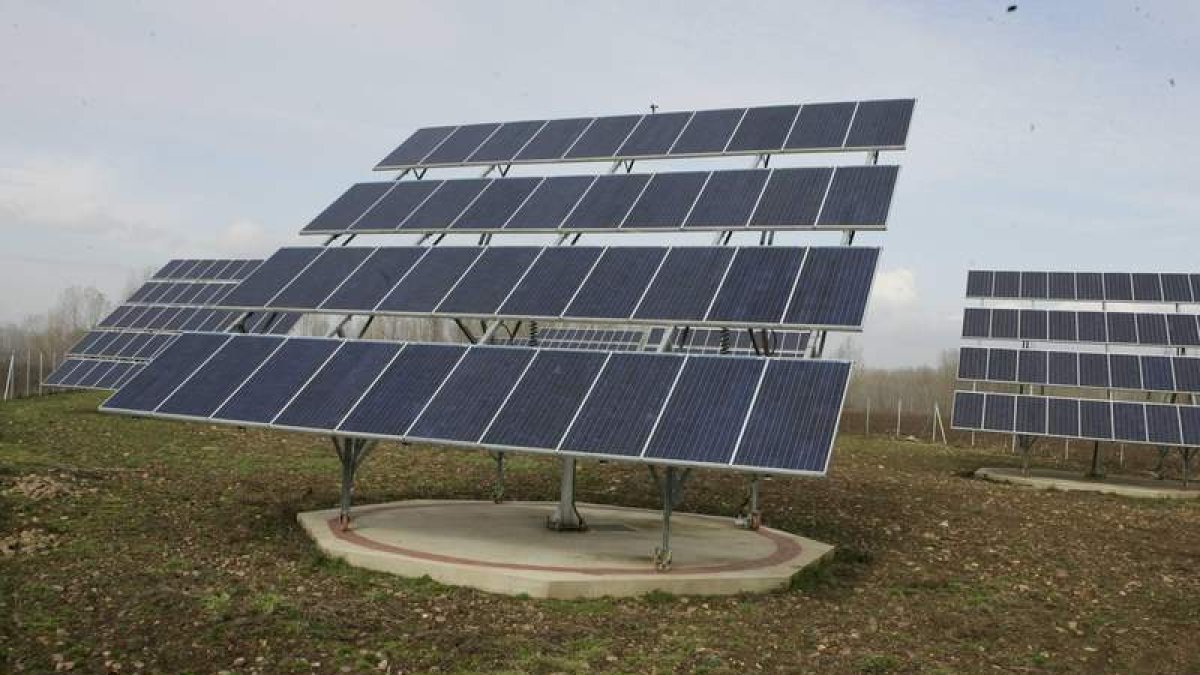 La Junta estudia su capacidad para restringir instalaciones fotovoltaicas en el campo. DL