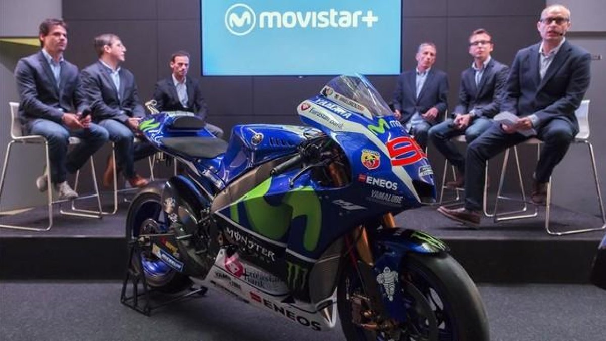 Ernest Riveras (derecha), en la presentación del Mundial de Motociclismo, que retrasmitirá en su mayoría la plataforma Movistar+.