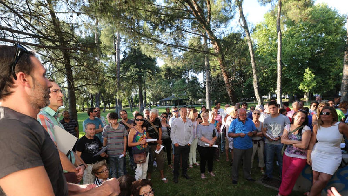 Asamblea llevada a cabo en el parque del Plantío.