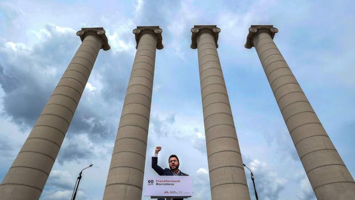 Pere Aragonés, ayer, durante una conmemoración por Maciá. QUIQUE GARCÍA