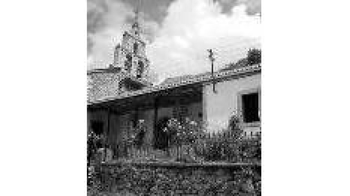 La iglesia de Las Salas a la que acuden los montañeses a celebrar el 15 de agosto la virgen de Roblo