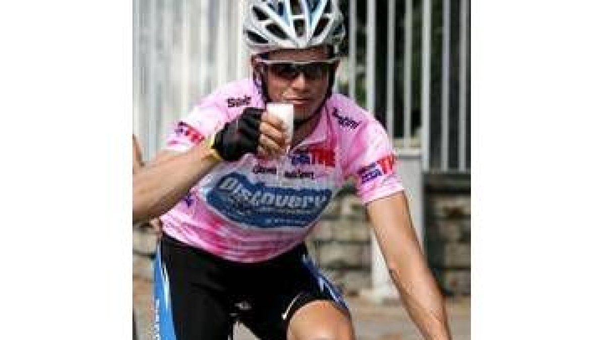 La etapa final del Giro fue de puro trámite para el líder Paolo Savoldelli