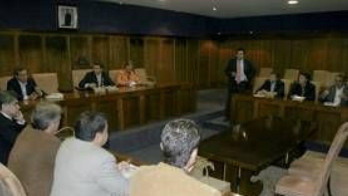 Los alcaldes de los nueve municipios implicados en la depuradora se reunieron ayer en Ponferrada