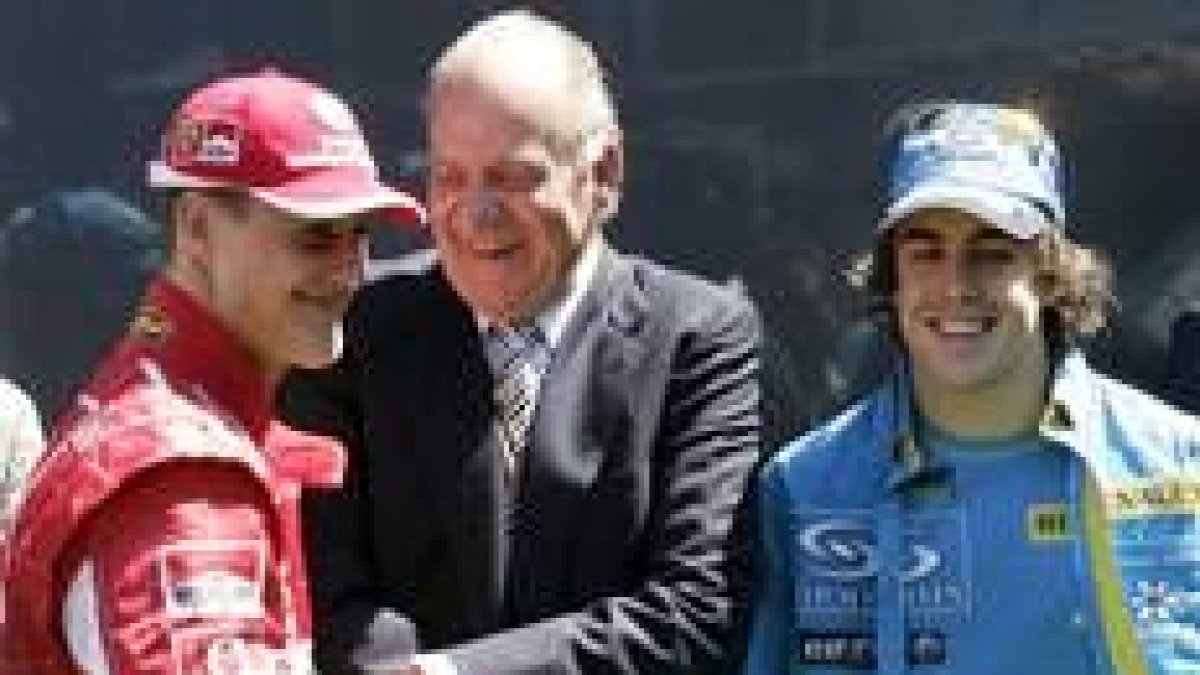 El Rey junto a Fernando Alonso y Schumacher