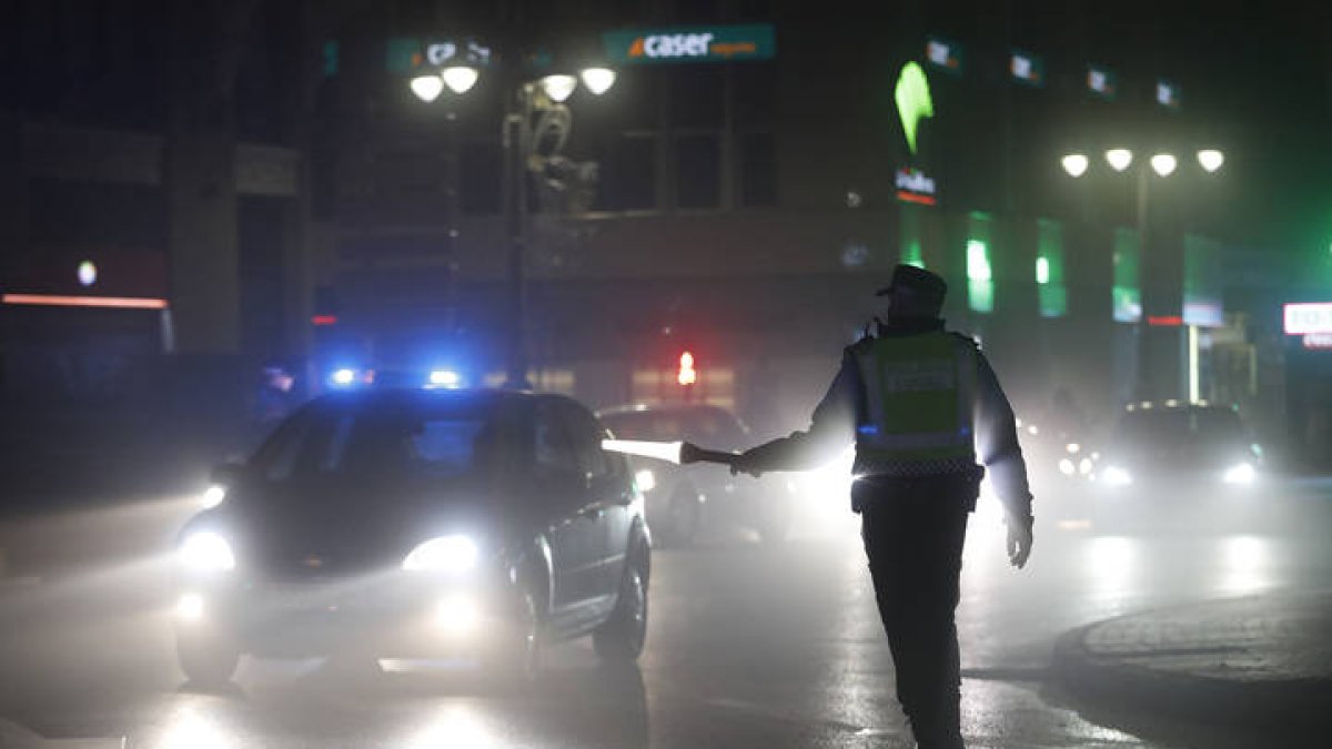 Los jóvenes fueron denunciados por la Policía Local. JESÚS