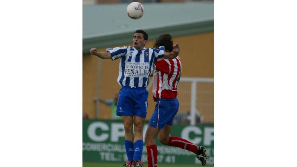 De izquierda a derecha: Luiz Pereira, Manolo y Futre, ayer en el partido