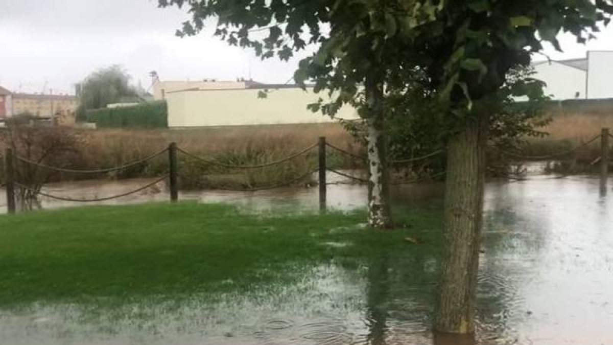 Las últimas lluvias han ocasionado las primeras inundaciones. DL