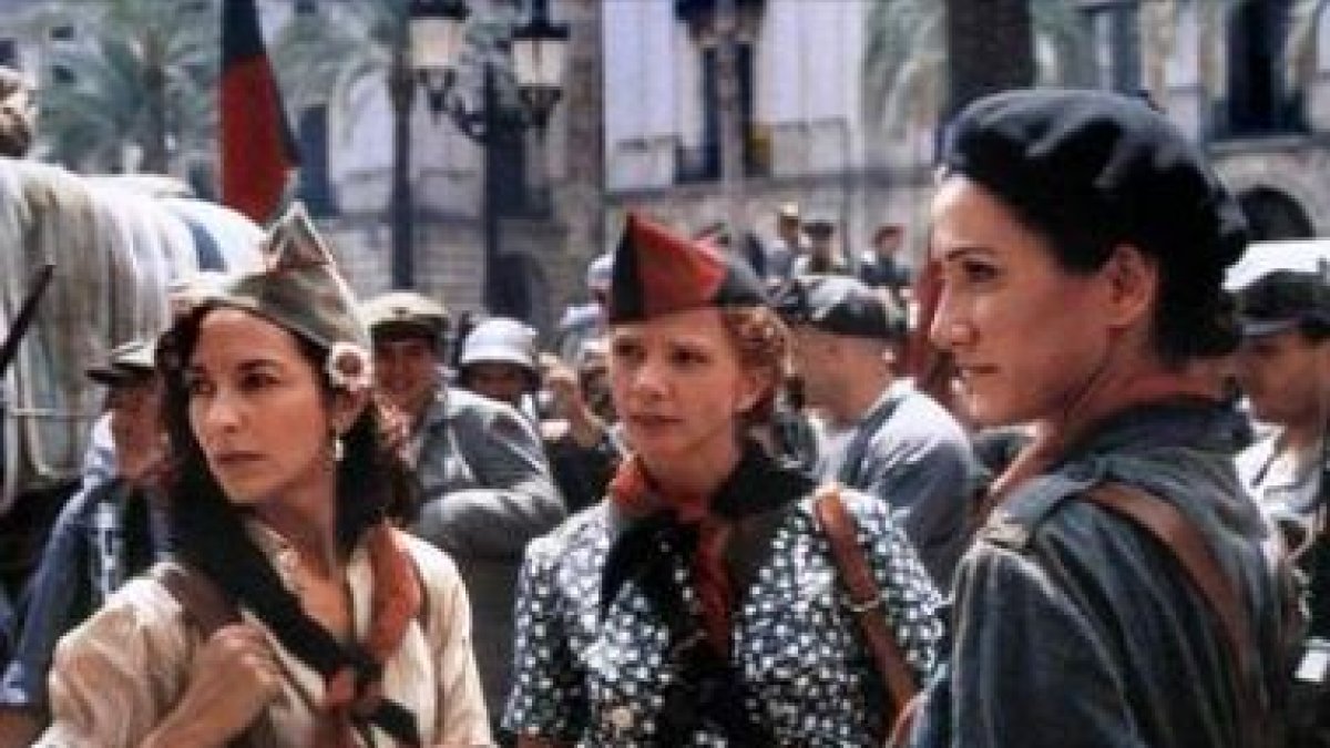 Un fotograma de la película 'Libertarias', de Vicente Aranda, estrenada en el año 1996.