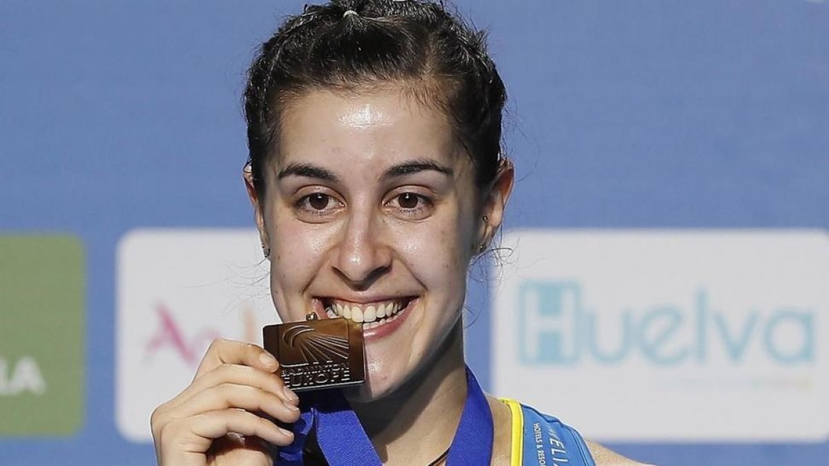 Carolina Marin, con su medalla de oro europea.